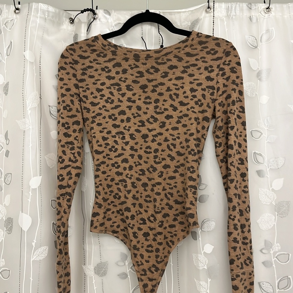 Abercrombie long sleeve cheetah bodysuit small